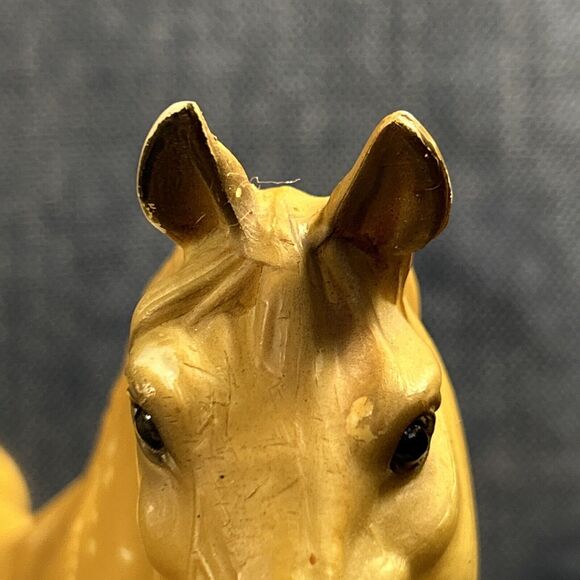 Blue Ribbon Ranch Quarter Horse Dapple Palomino Blue Box 9.5” - Picture 13 of 16